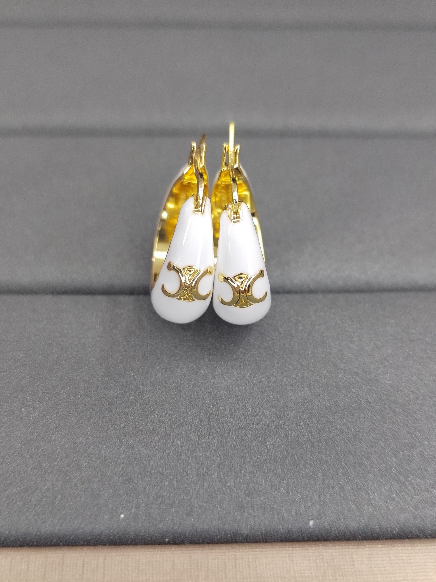 18K Celine White Pearl Earrings