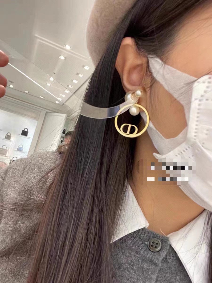 18K Dior Circle Pearls Earrings
