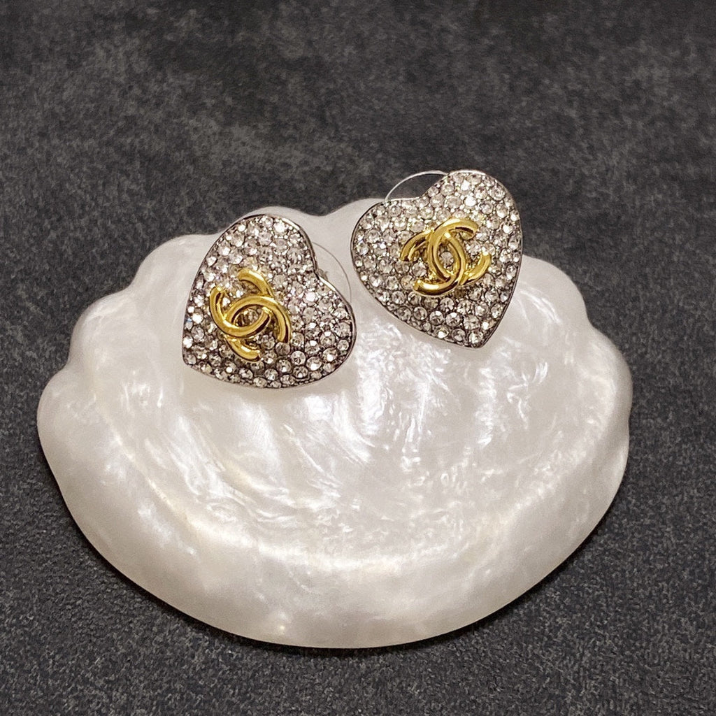18K  Chanel Heart Diamonds Earrings