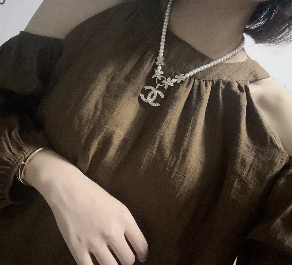 18K  Chanel Pearls Chain Necklace