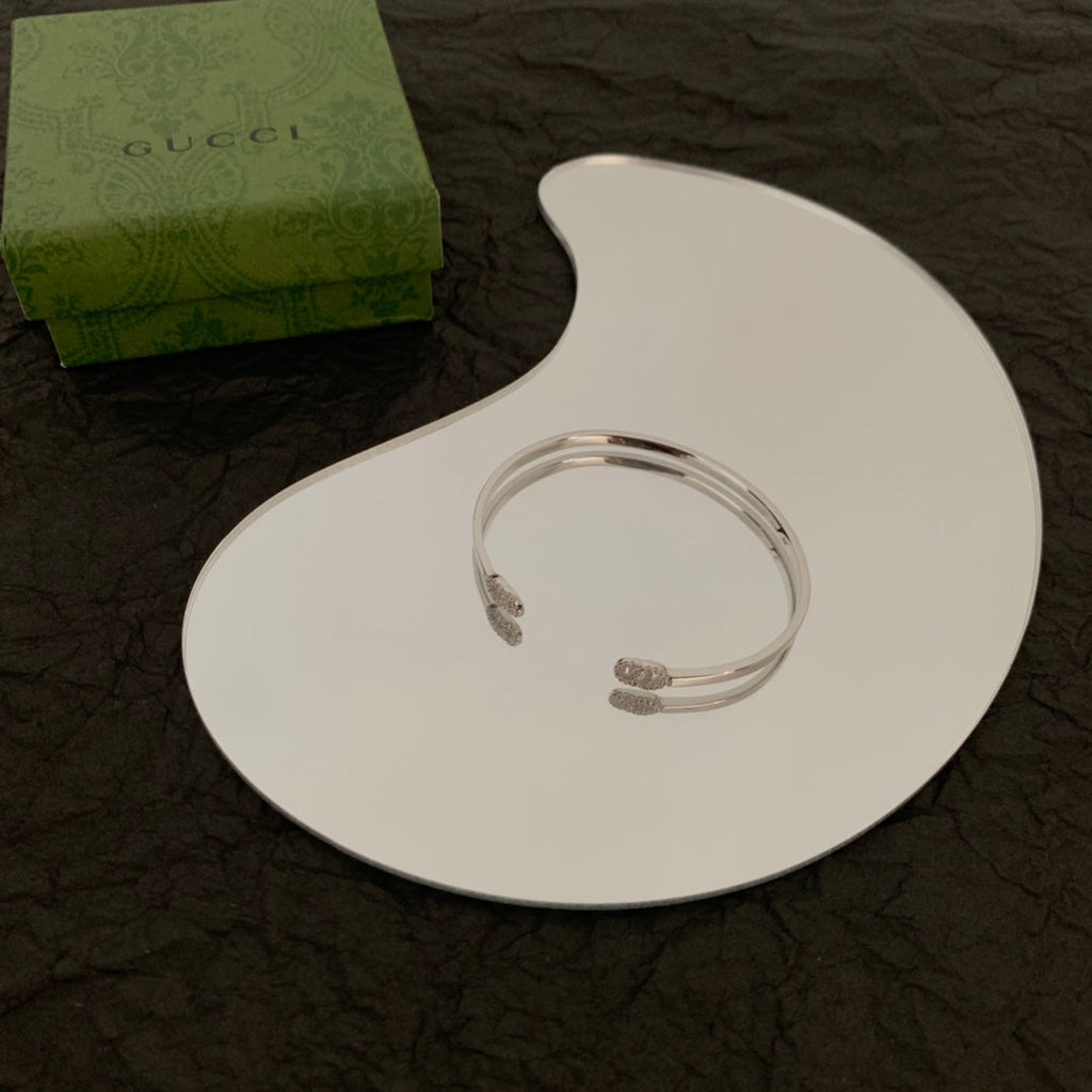18K Double Gucci Running Diamond Cuff Bracelet