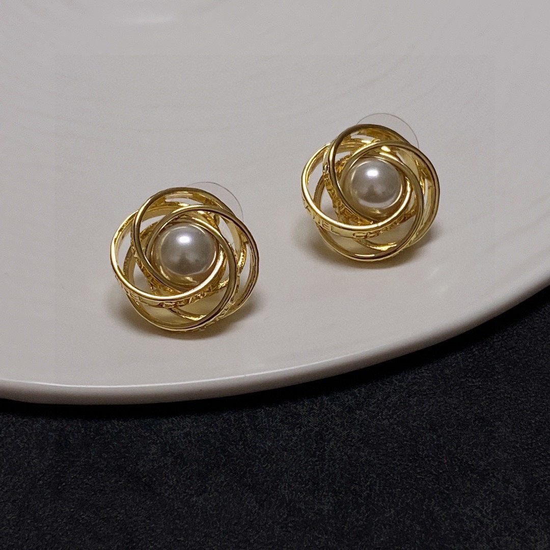 18K  Chanel Pearl Earrings