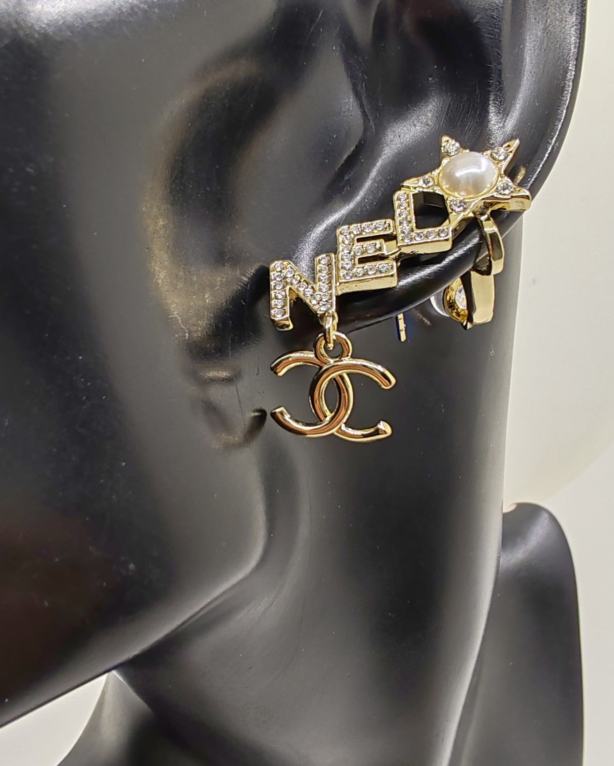 18K  Chanel Script Diamonds Earrings