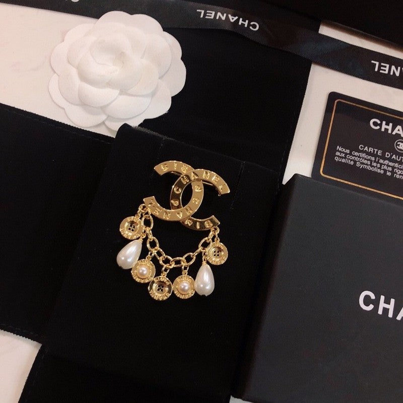 18K  Chanel Pearl Pendant Brooch
