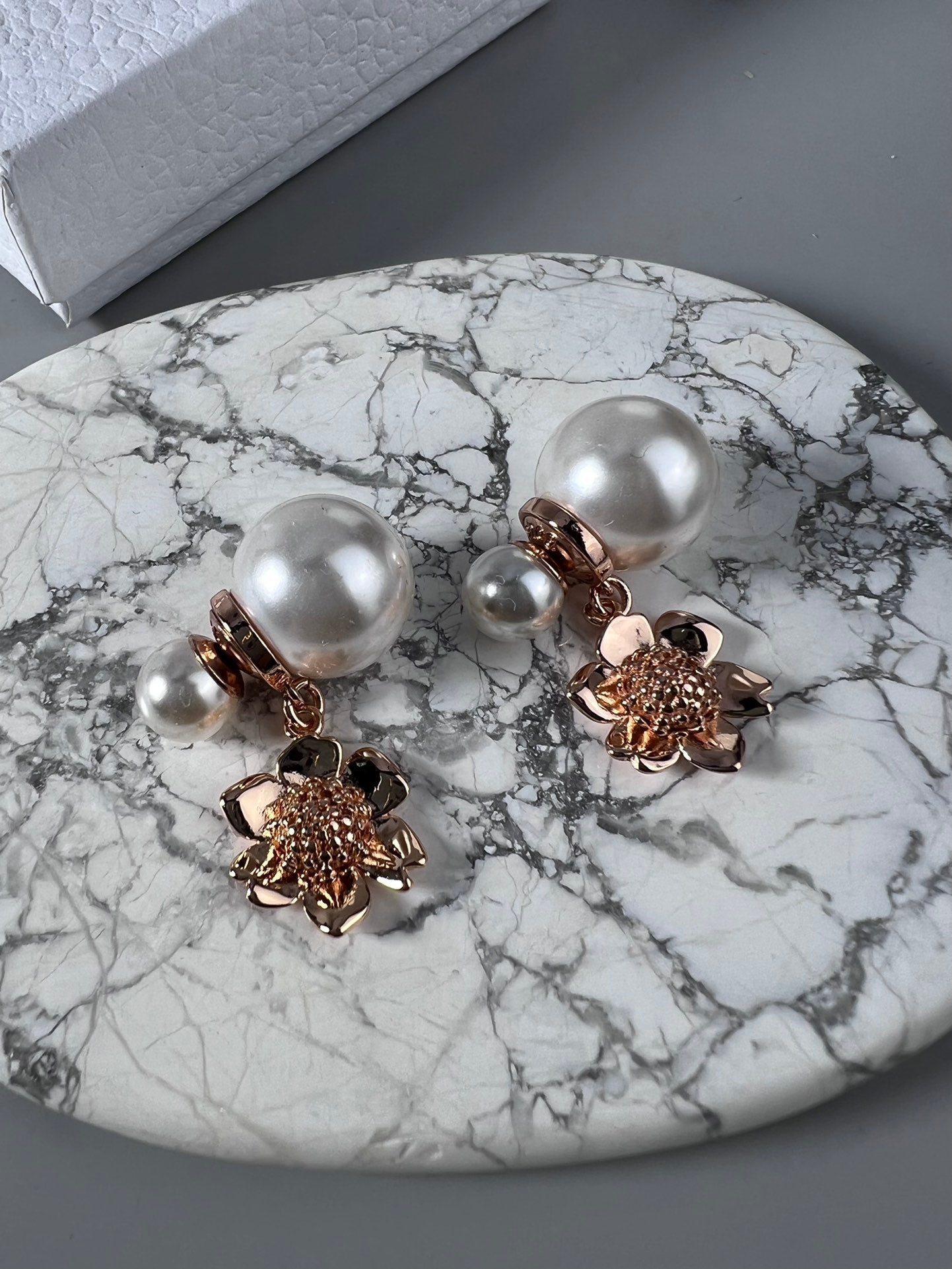 18K Dior Vintage Flower Pearl Earrings