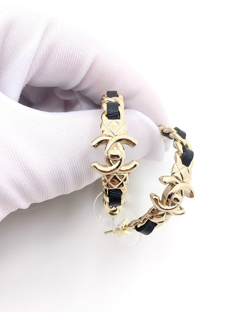 18K  Chanel Cricle Leather Earrings