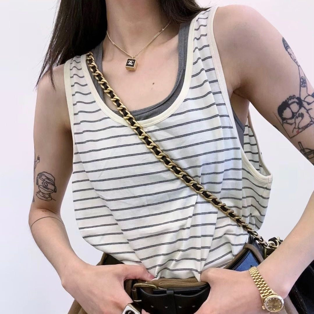 18K  Chanel Square Pendant Necklace