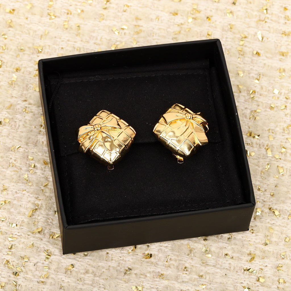 18K  Chanel Vintage Earrings