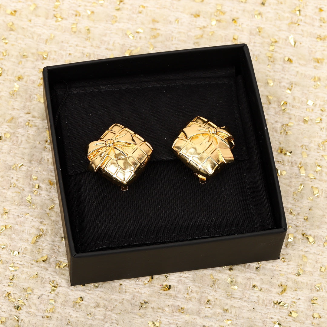 18K  Chanel Vintage Earrings