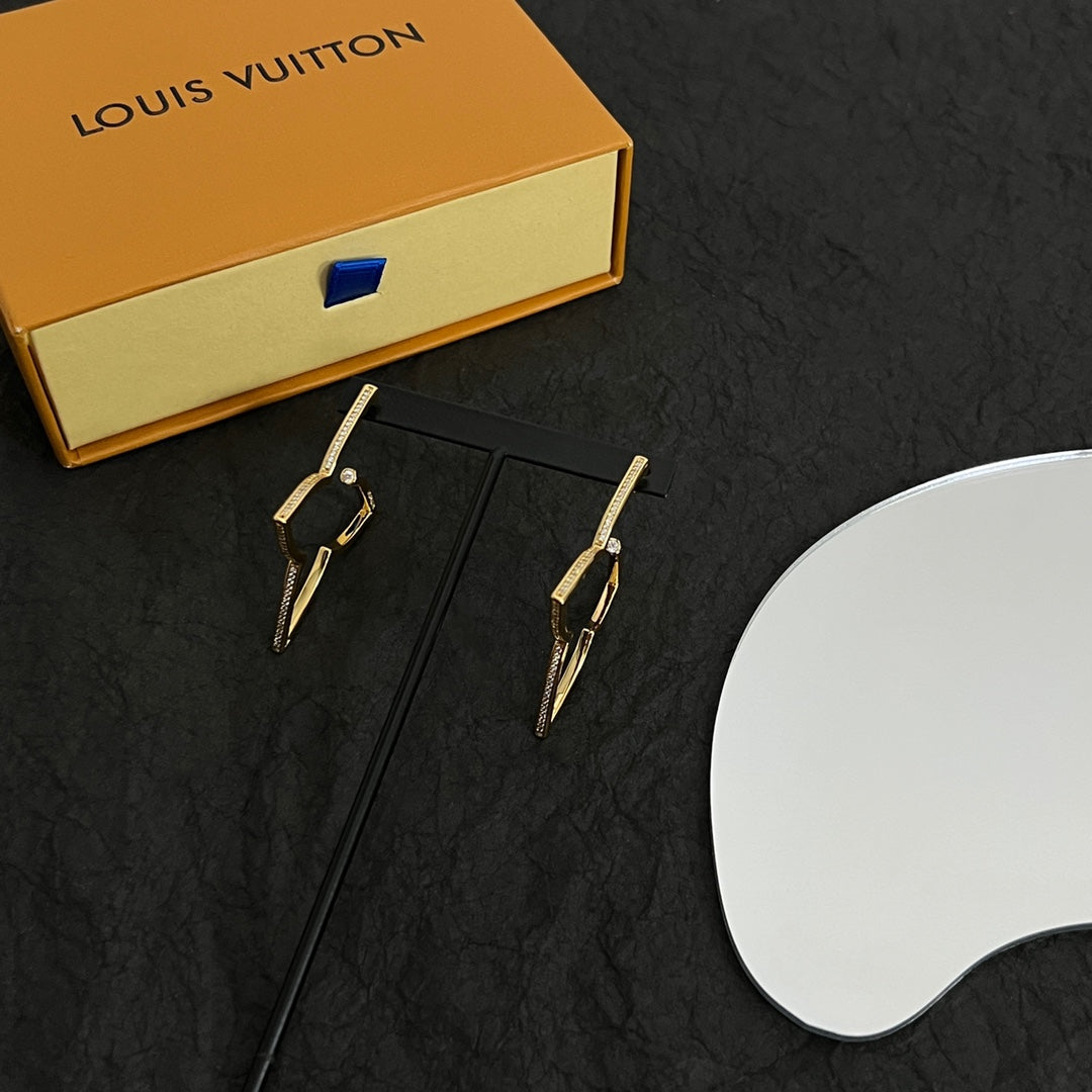 18K Louis Vuitton Debuts Blossom Earrings