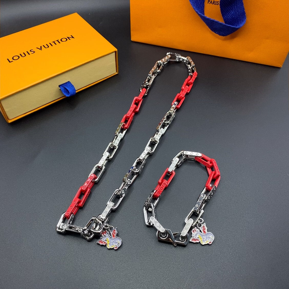 18K Louis Vuitton Dargon Monogram Chain Necklace