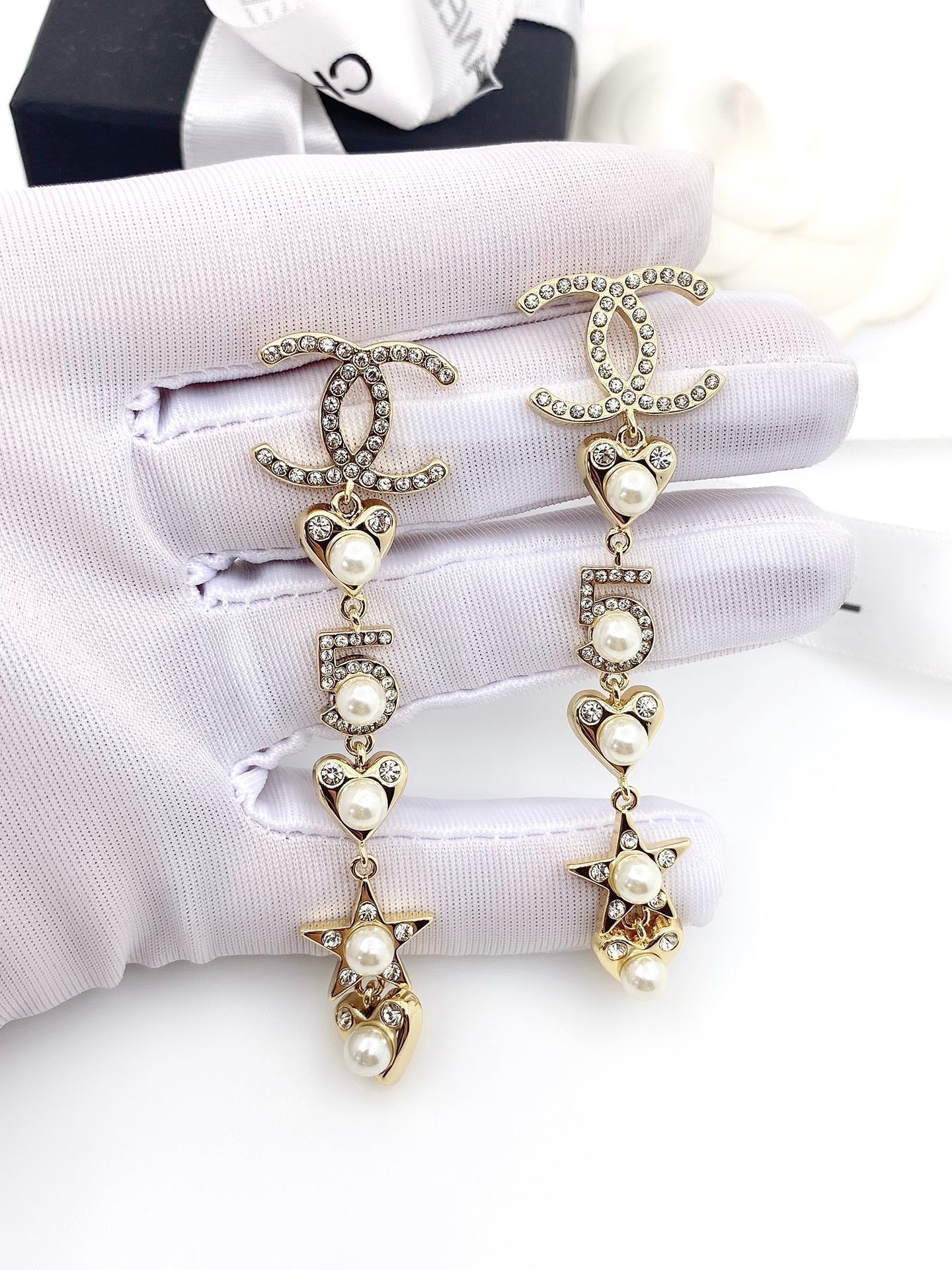 18K  Chanel Pearl Heart Earrings