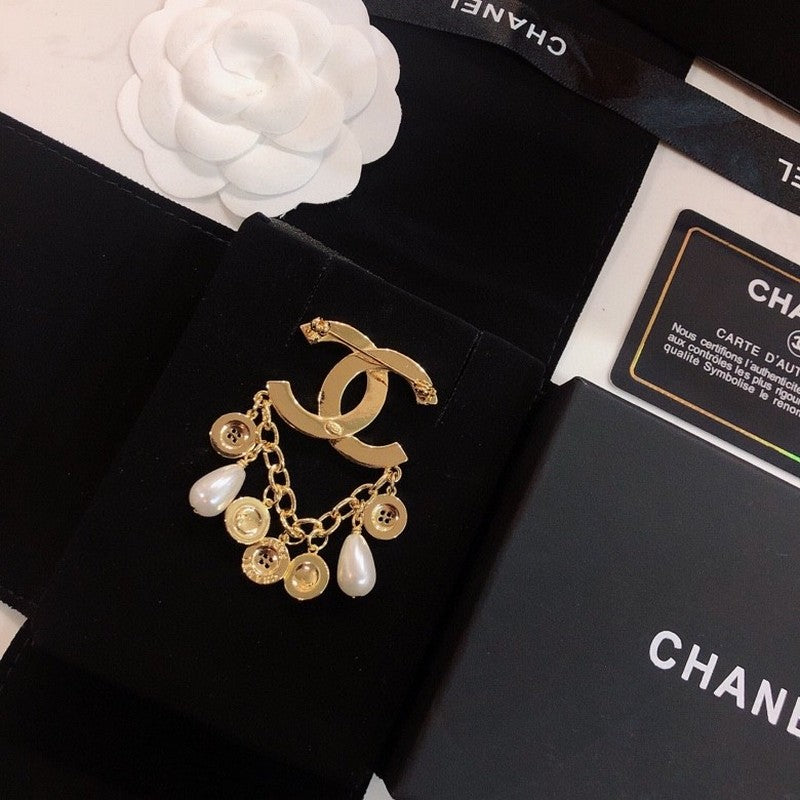 18K  Chanel Pearl Pendant Brooch