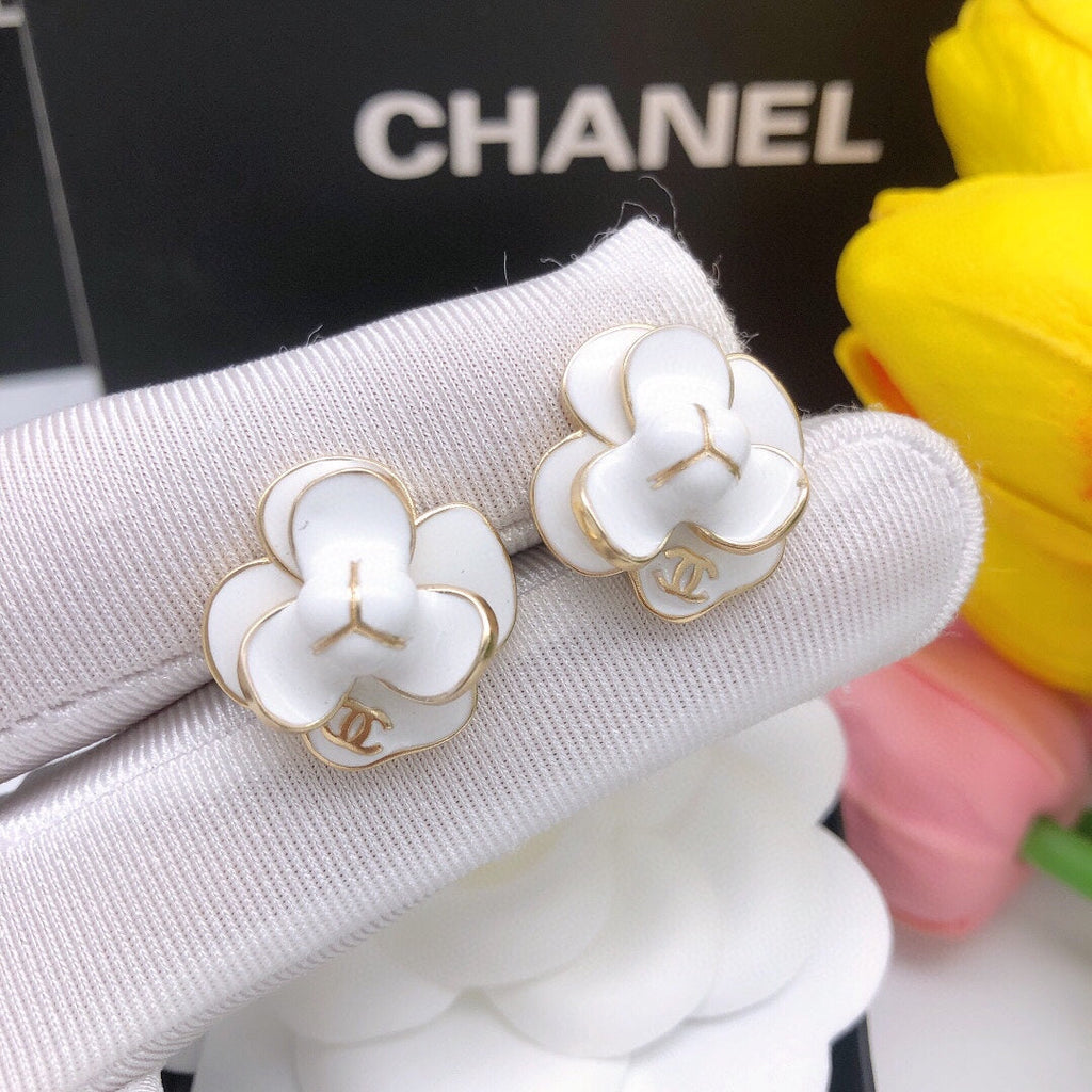 18K  Chanel Flower Pearl Earrings