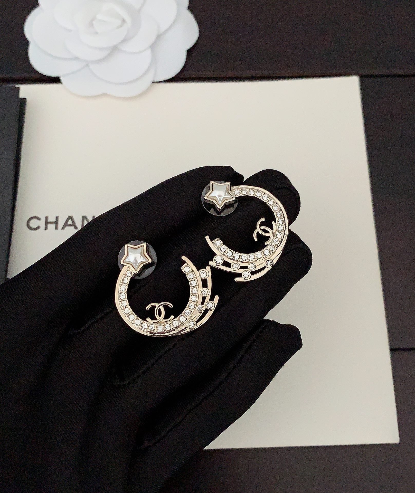 18K  Chanel Crystals Earrings