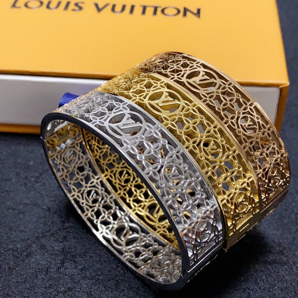 18K Louis Vuitton Hollow Bracelet