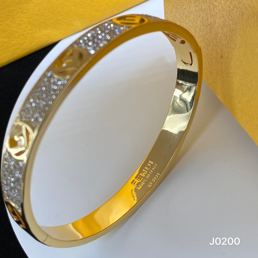18K Fendi Is Bracelet
