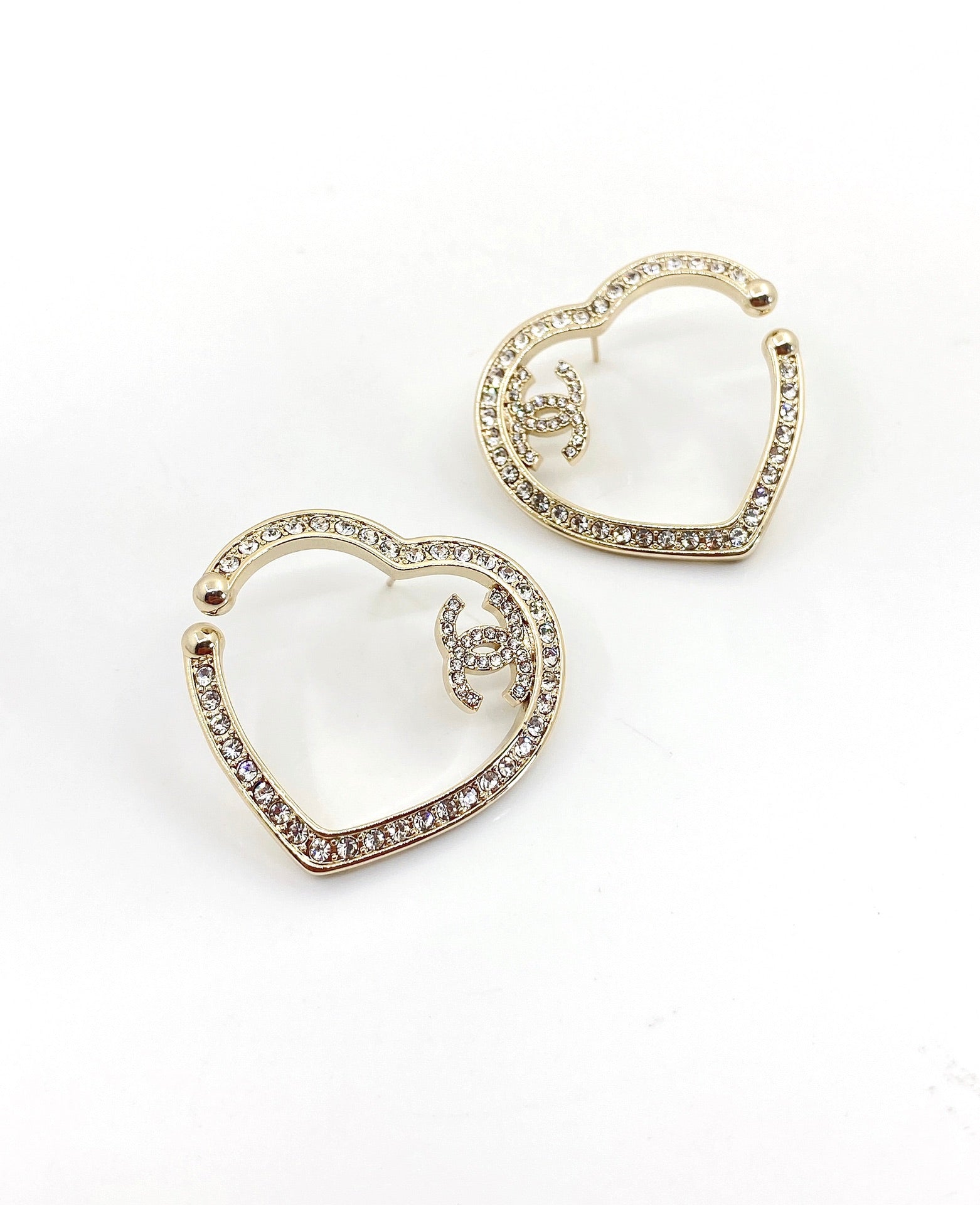 18K  Chanel Diamond Heart Earrings