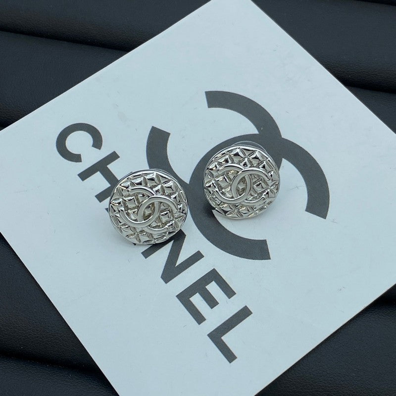 18K  Chanel Round White Gold Earrings