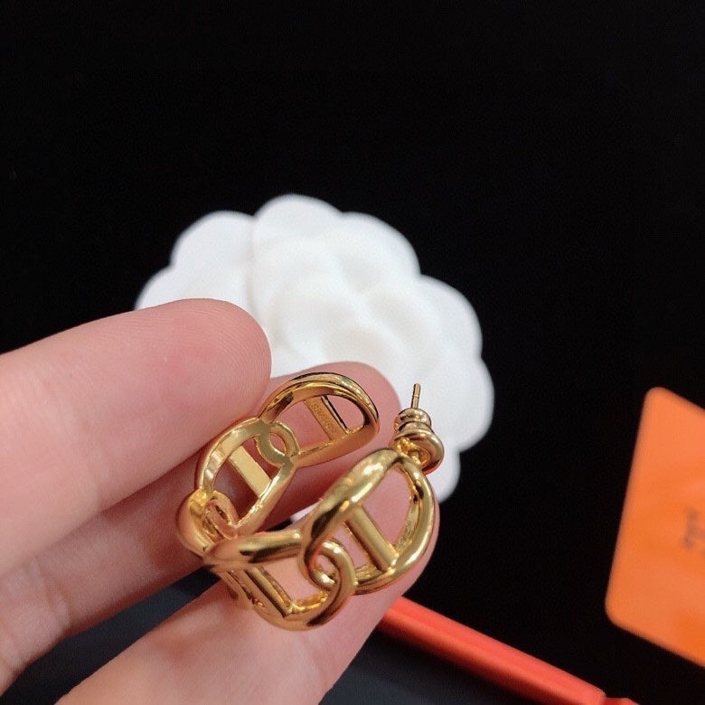 18K Chaine D'Ancre Enchainee Hermes Earrings