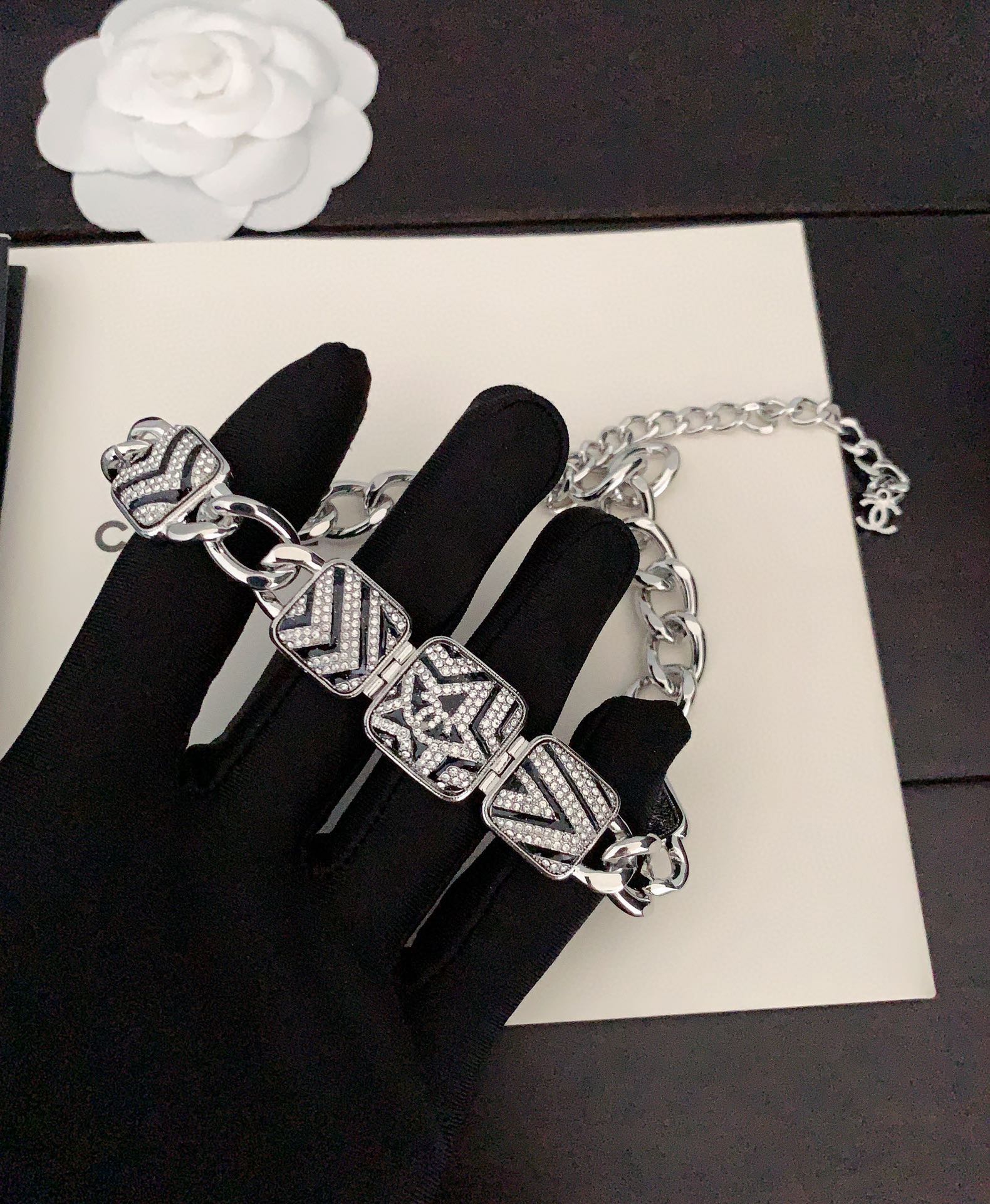 18K  Chanel Star Diamonds Necklace