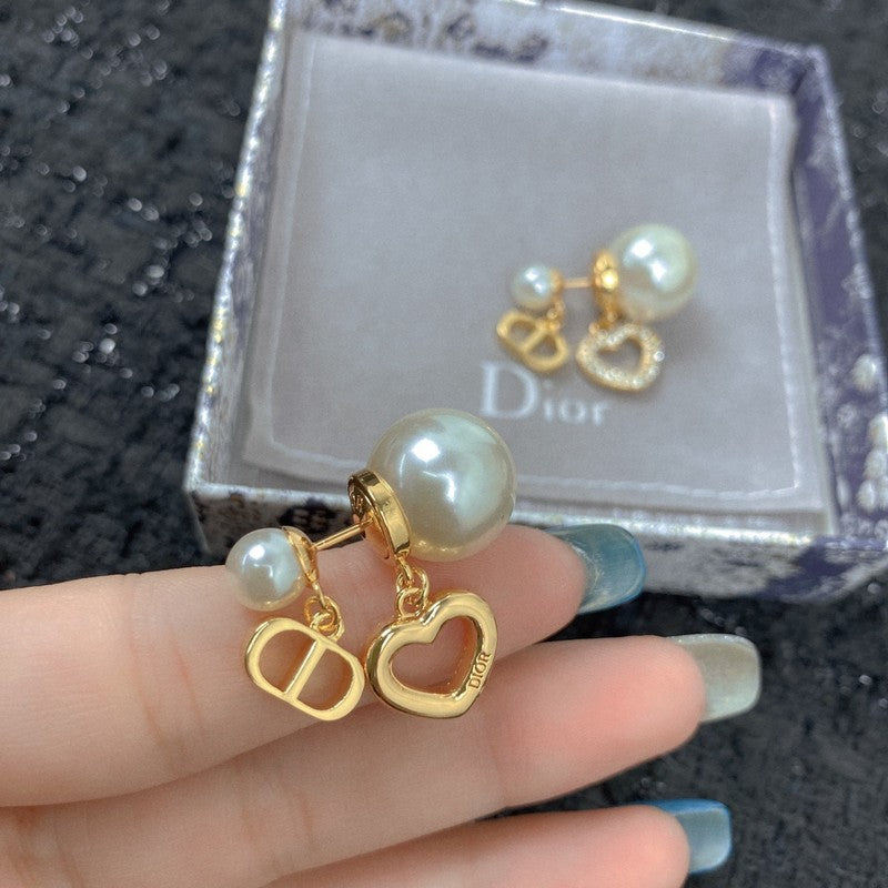 18K Dior 30 Montaigne Heart Earrings