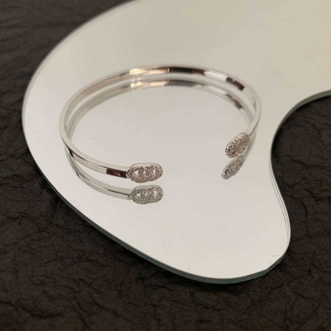 18K Double Gucci Running Diamond Cuff Bracelet