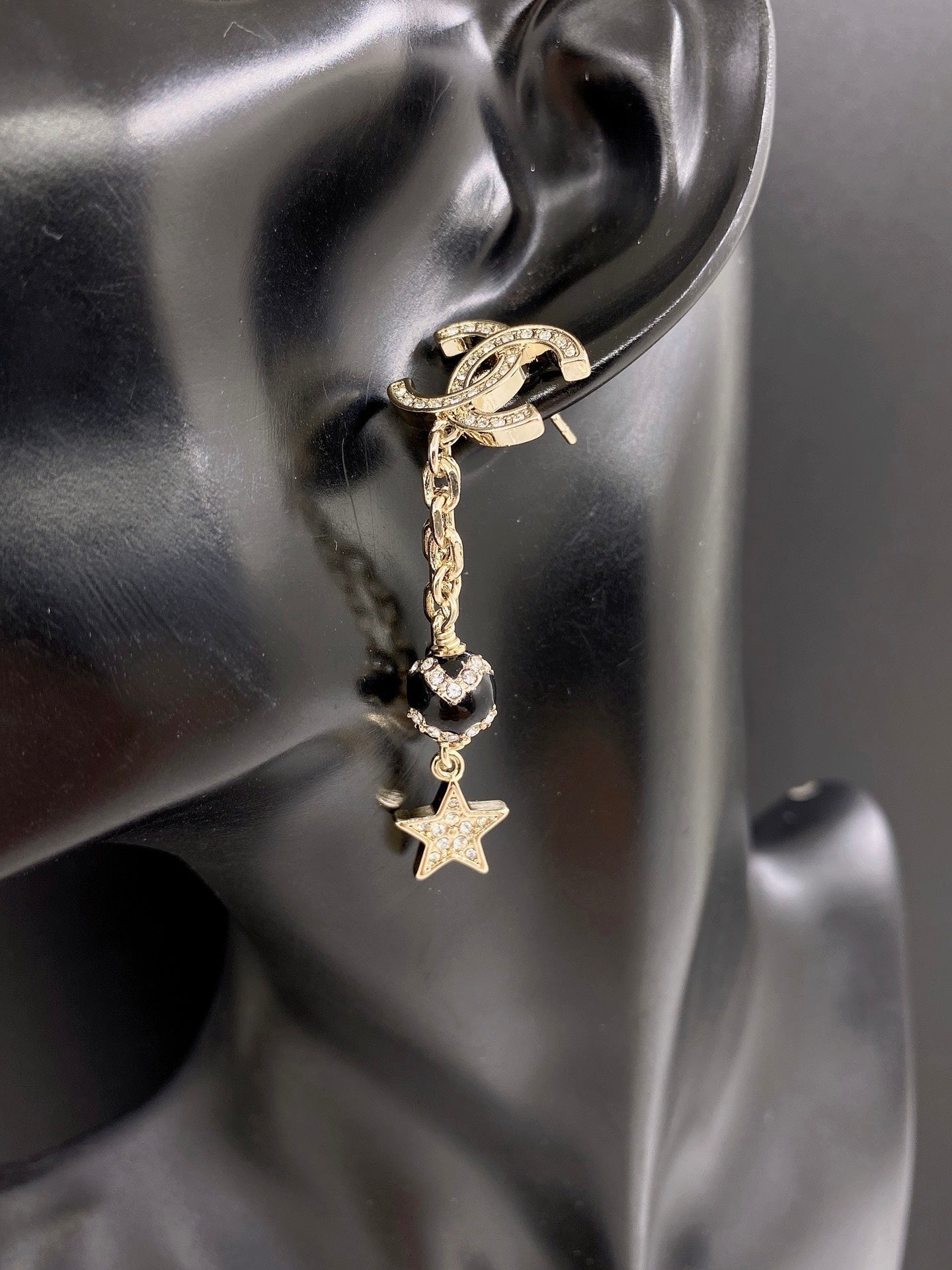 18K  Chanel Star Pearls Earrings