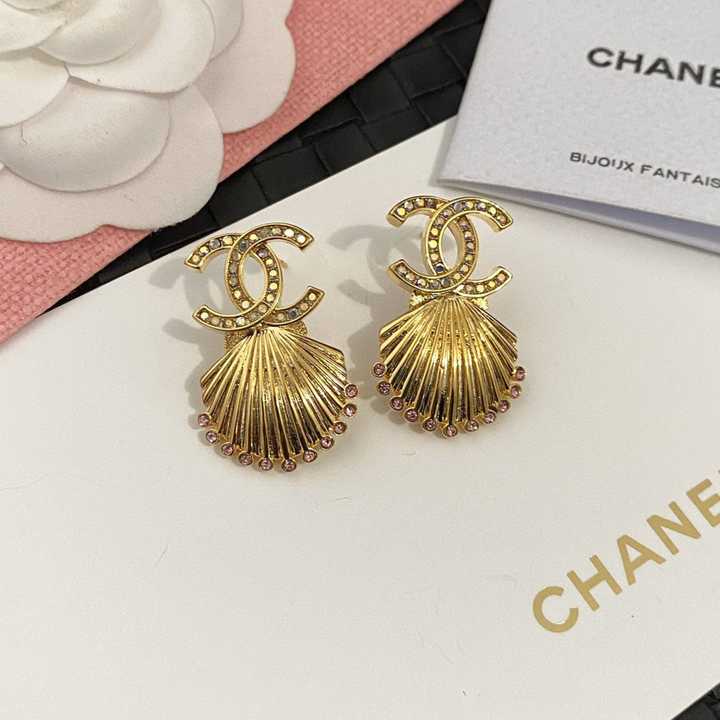 18K  Chanel Shell Pendant Earrings
