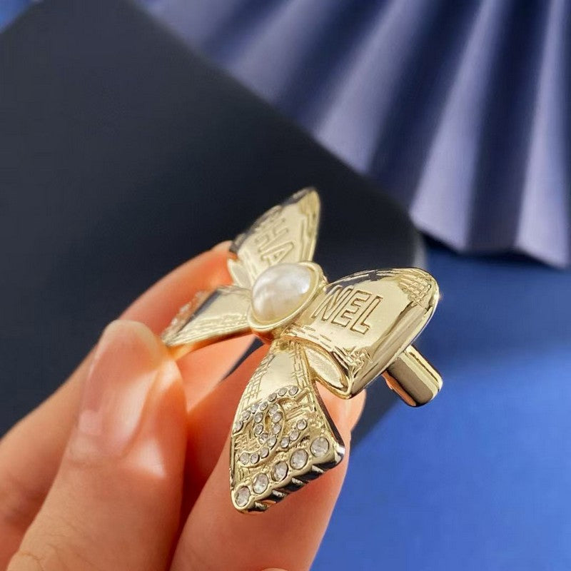 18K  Chanel Bow Tie Gold Brooch