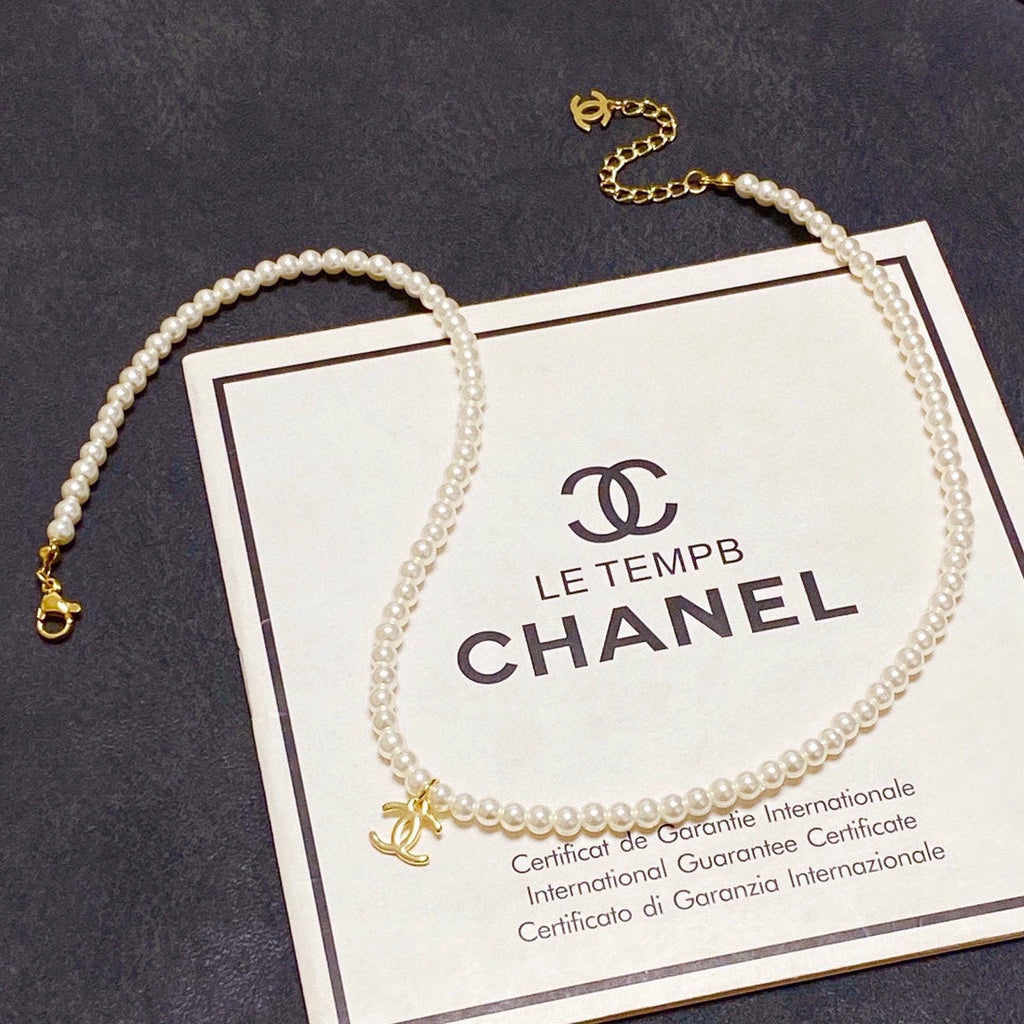 18K  Chanel Pearls Choker Necklace