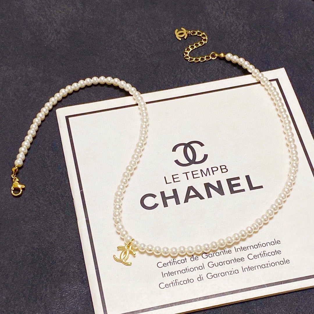 18K  Chanel Pearls Choker Necklace