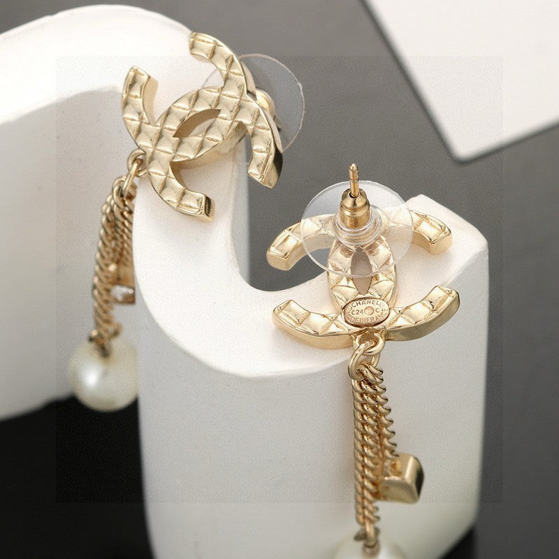 18K  Chanel Long Pearl Pendant Earrings