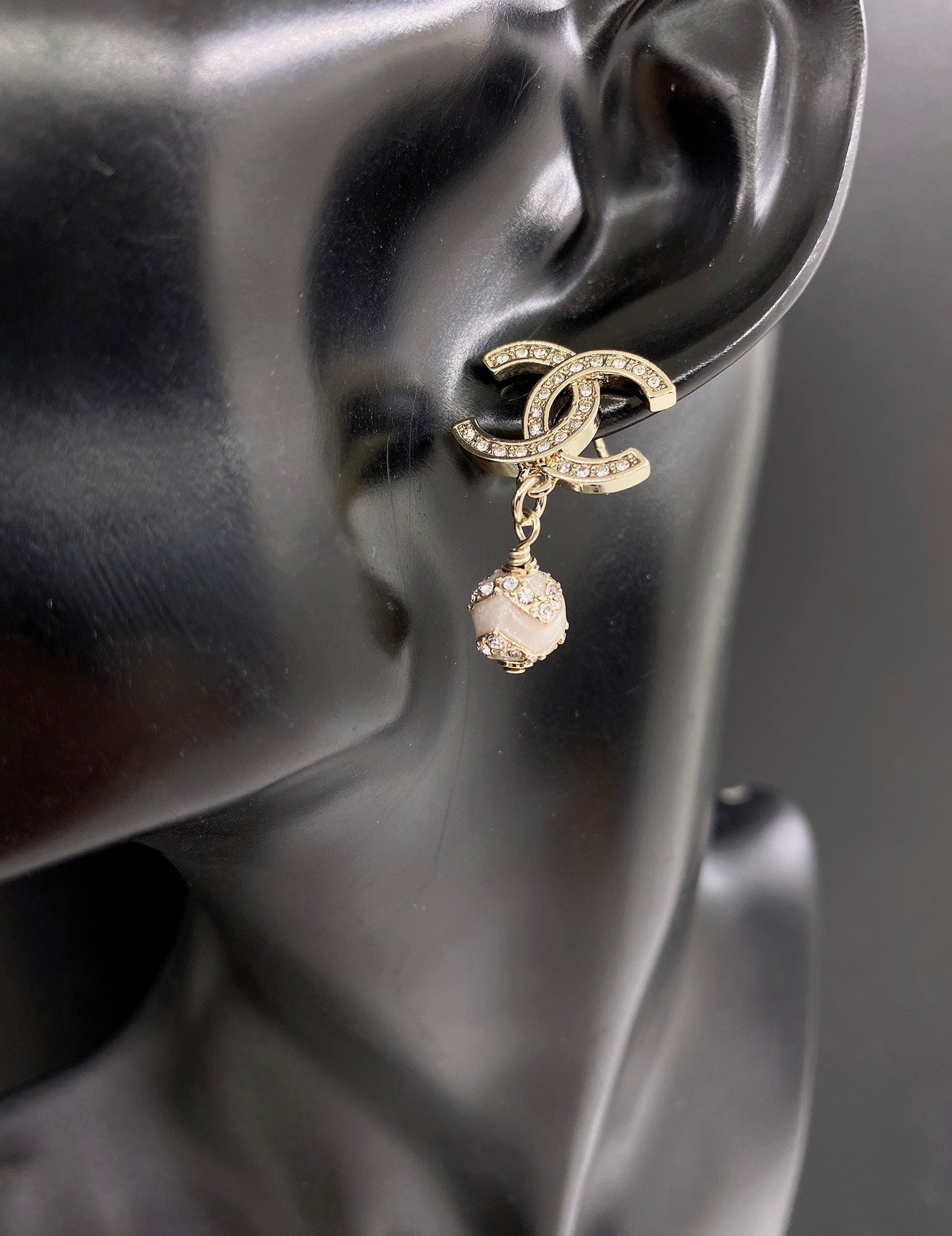 18K  Chanel Pearl Pendant Earrings