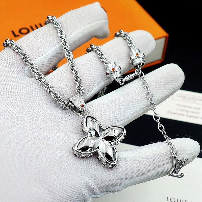 18K Louis Vuitton Flower Studs Necklace