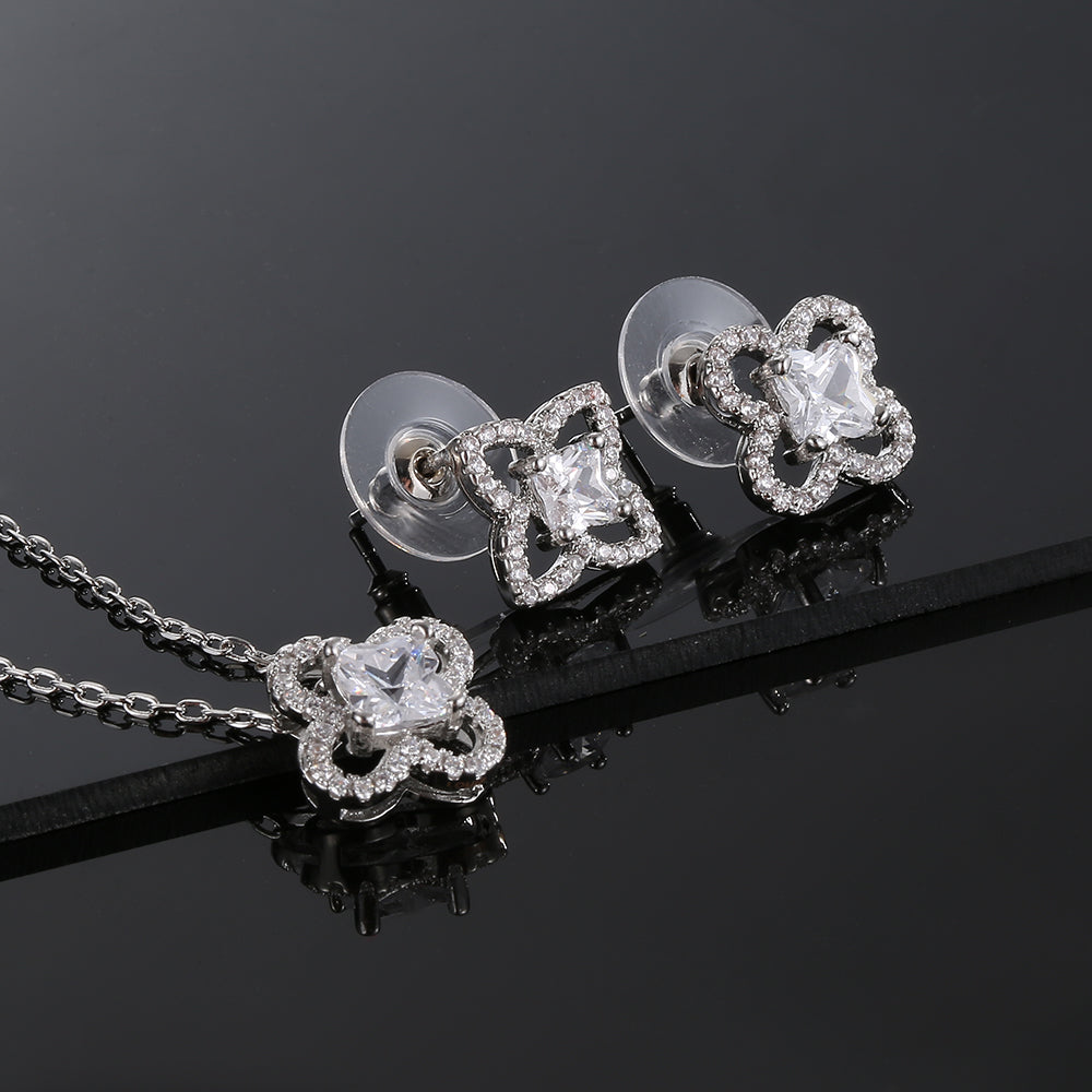 18K Louis Vuitton Blossom Earrings