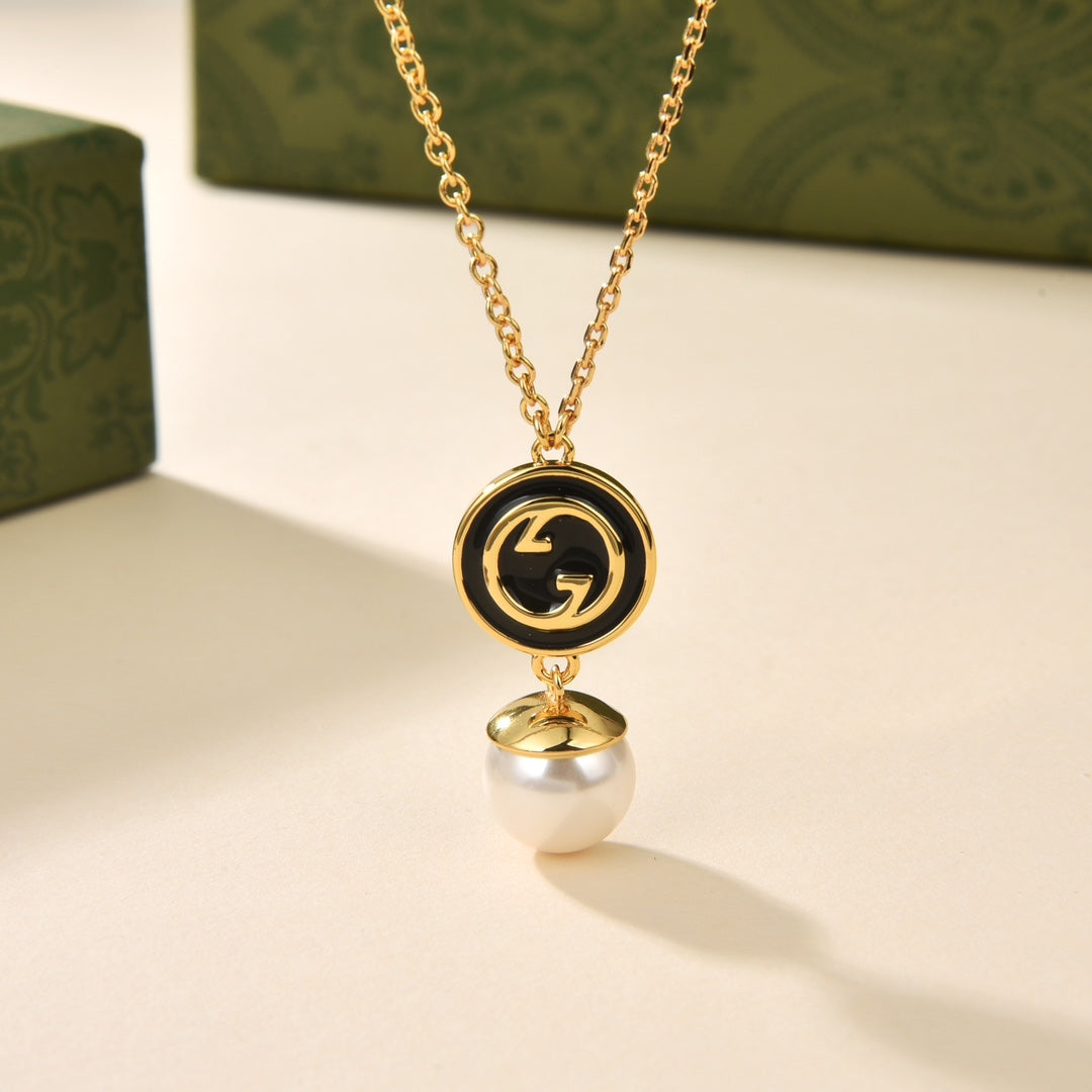 18K Double Gucci Blondie Pendant Necklace