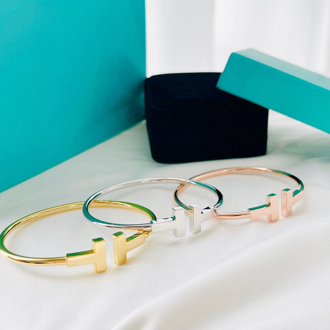 18K Tiffany Wire Bracelet