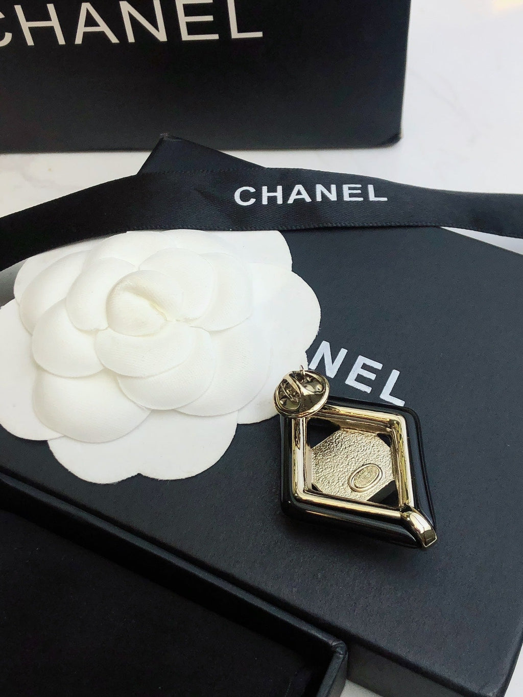 18K  Chanel Rhombus Brooch