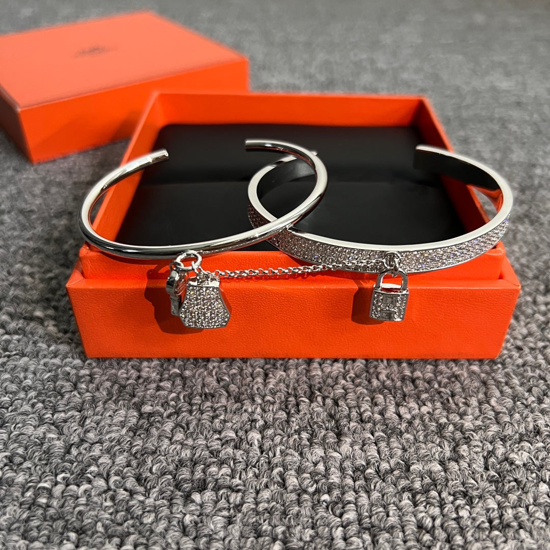 18K Kelly Clochette Diamonds Hermes Bracelet
