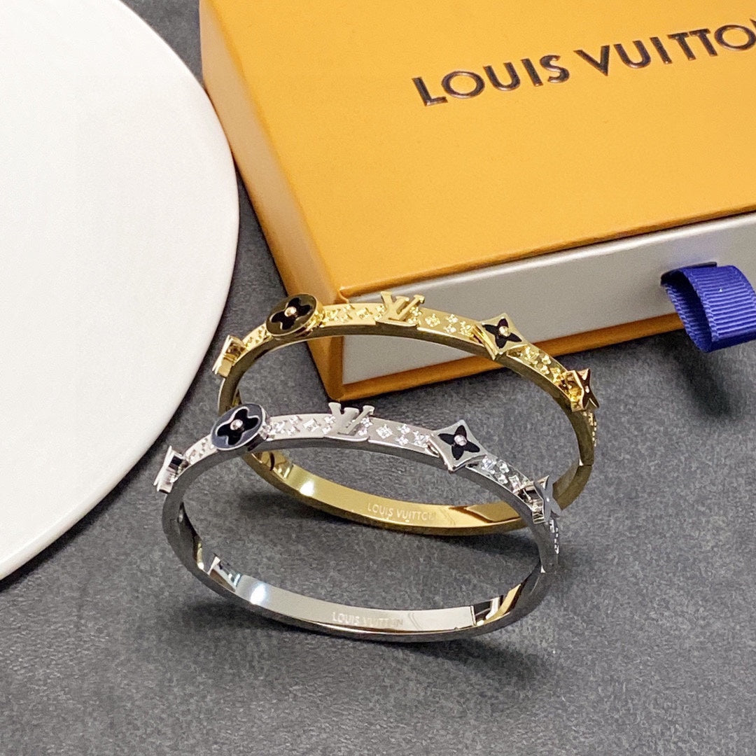 18K Louis Vuitton Blossom Bracelet