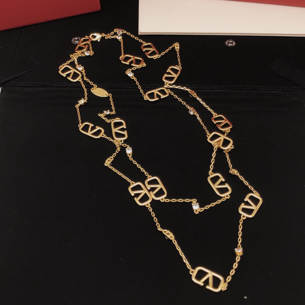 18K Valentino Long Diamonds Necklace