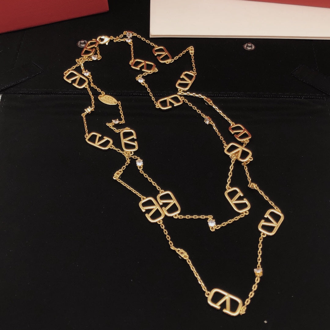 18K Valentino Long Diamonds Necklace