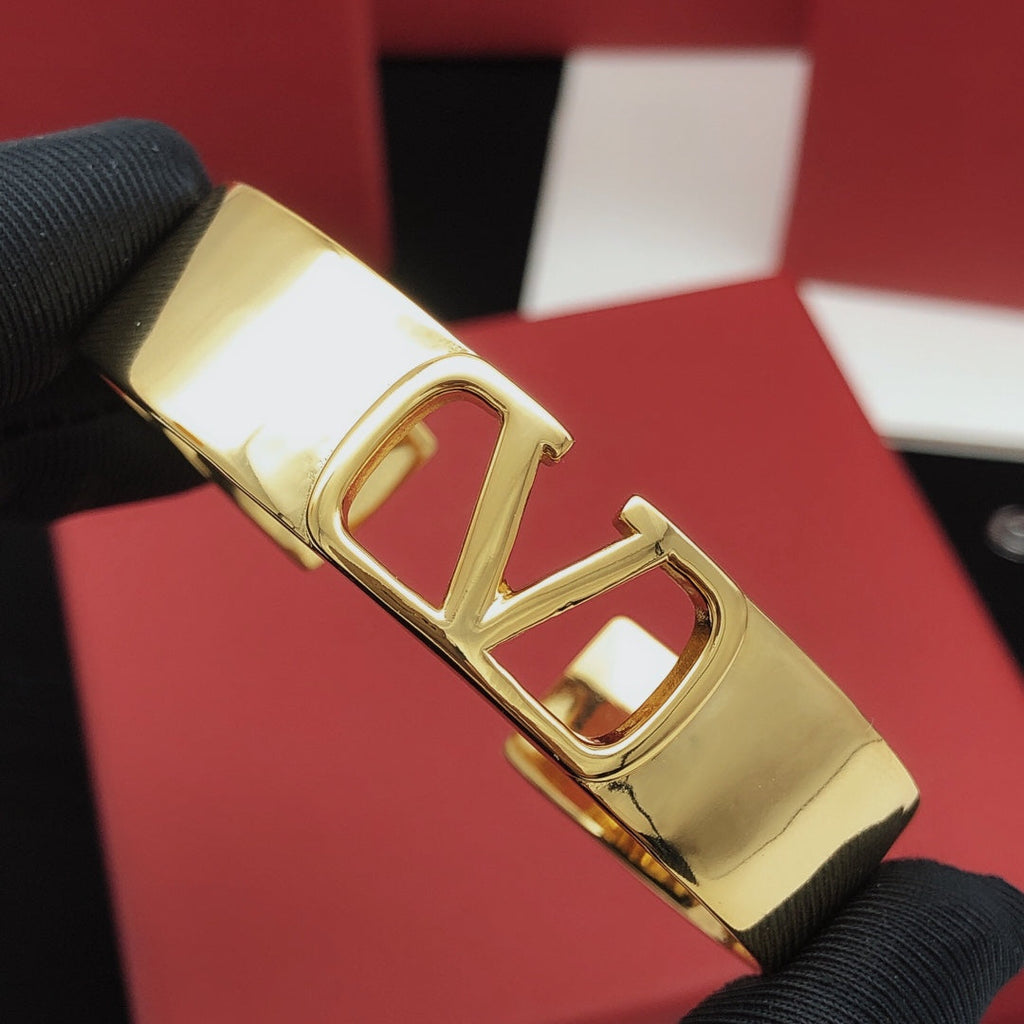 18K Valentino Cuff Bracelet