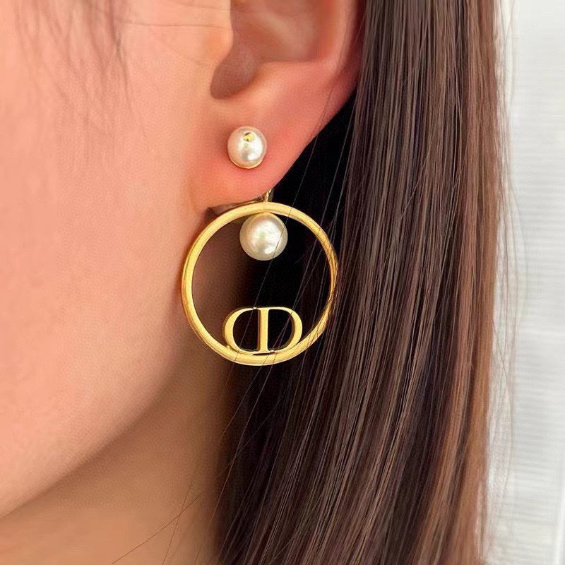 18K Dior Circle Pearls Earrings