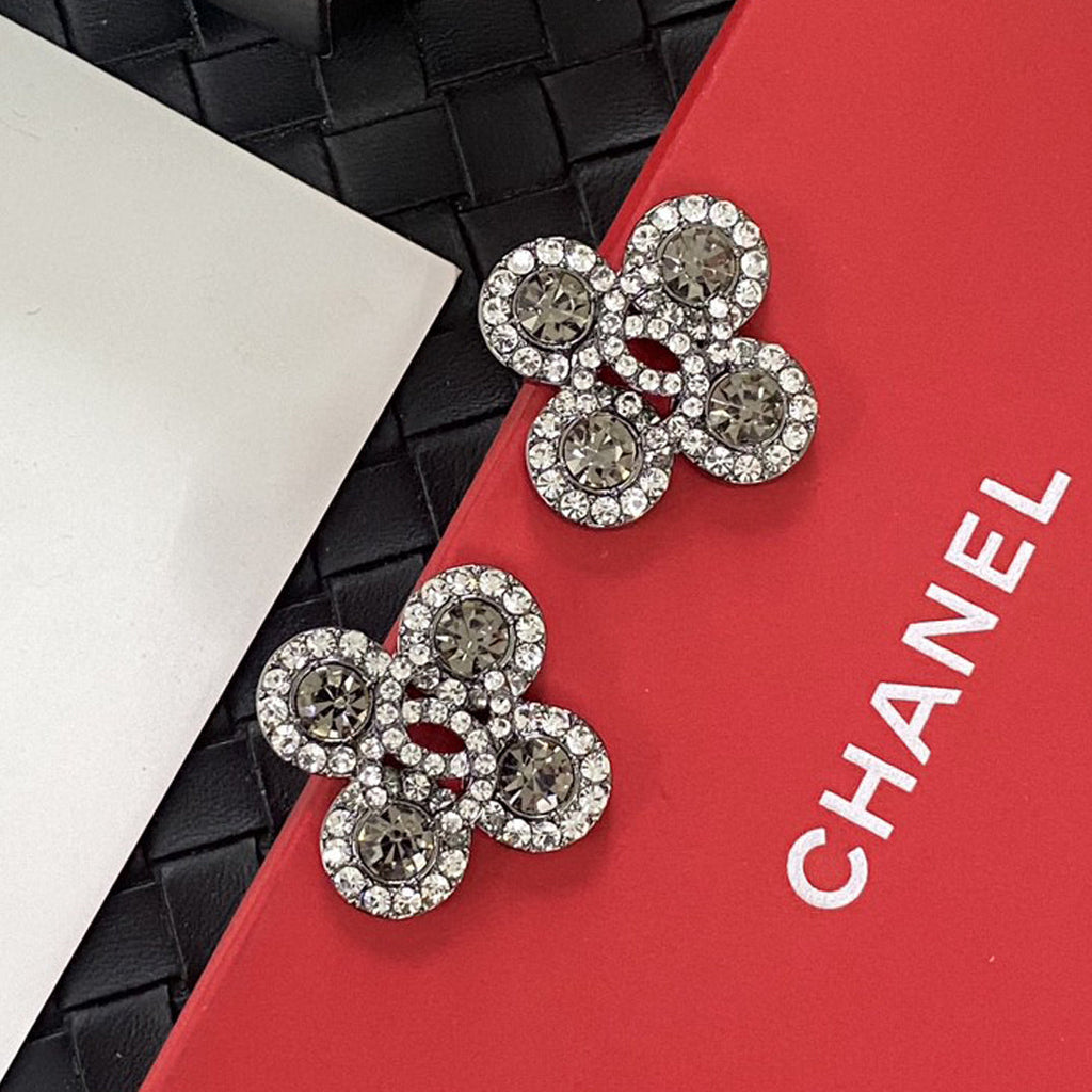18K  Chanel Flower Crystals Earrings