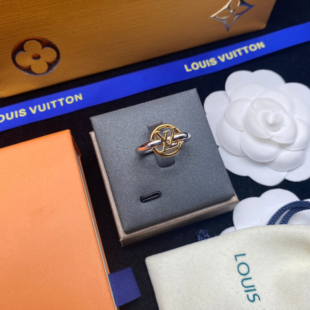 18K Louis Vuitton Vintage Ring