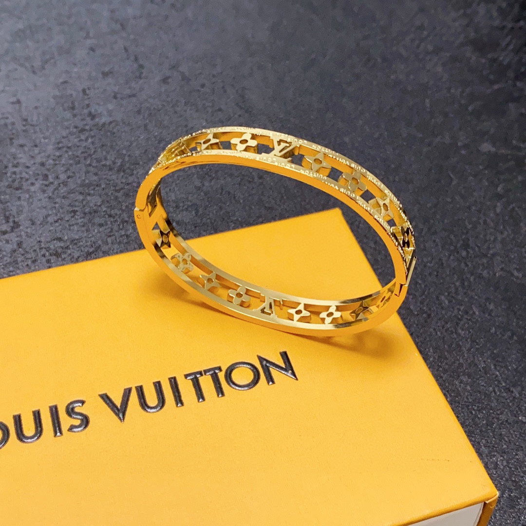 18K Louis Vuitton Crystal Hollow Bracelet