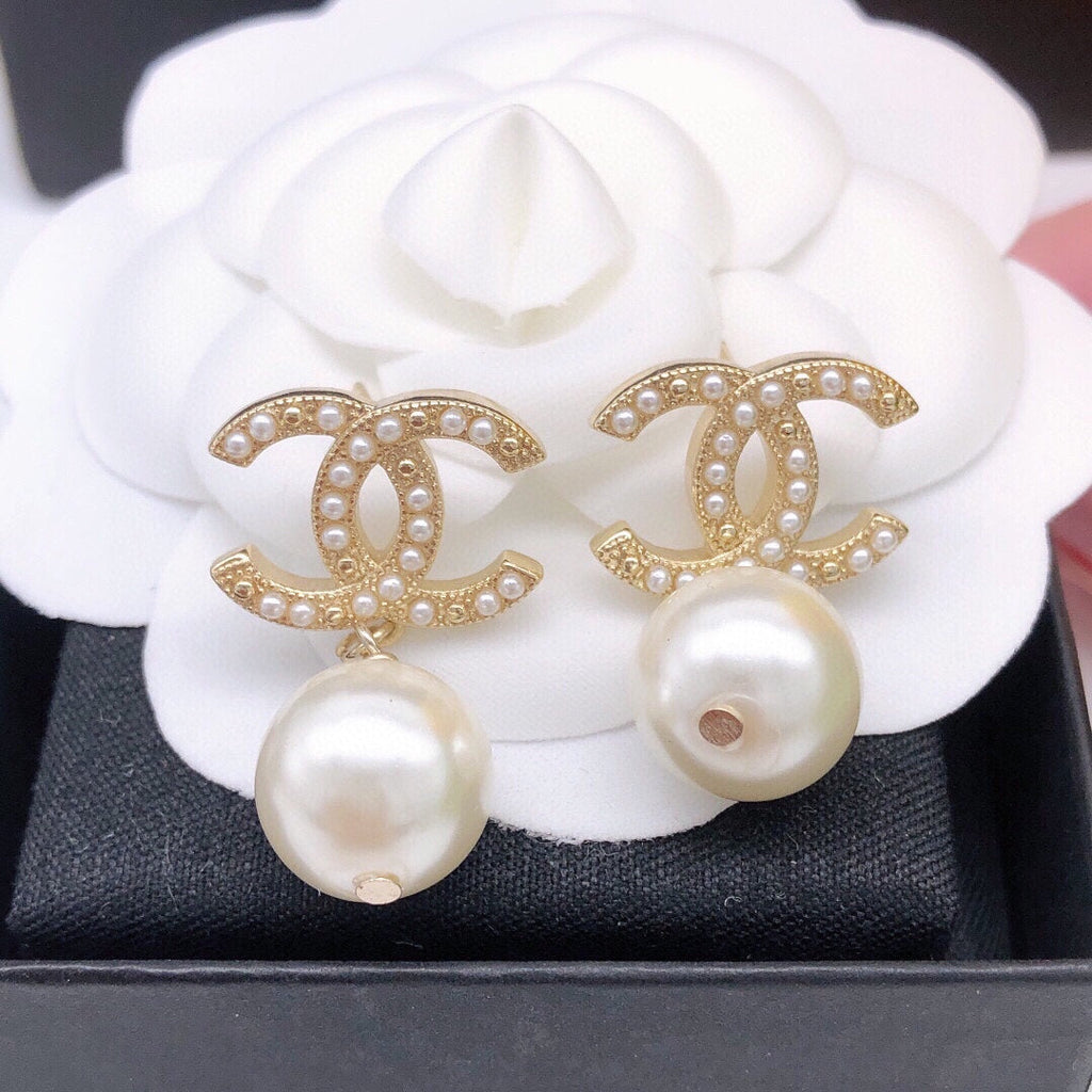 18K  Chanel Pearl Drop Earrings