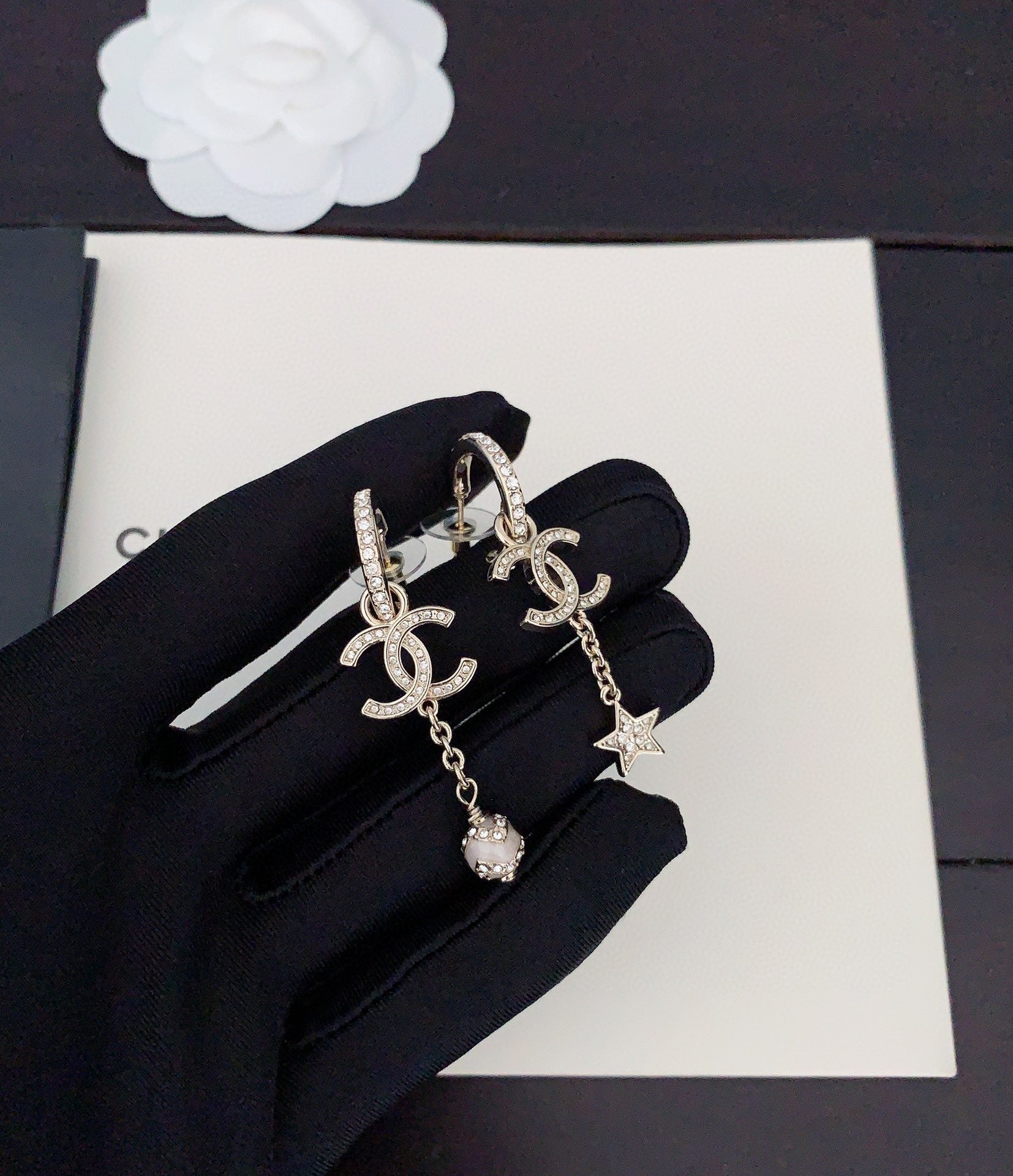 18K  Chanel Star Pearls Pendant Earrings